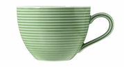 Grüne Kaffeetasse mit horizontalen Streifen, seitliche Ansicht