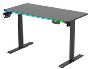 Moderner E-Gaming Tisch mit LED-Beleuchtung und Getränkehalter, seitliche Perspektive