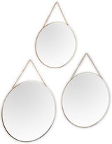 Drei runde Spiegel mit goldenen Rahmen und Kettenaufhängung, aus der Vorderansicht fotografiert.