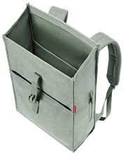 Grauer urbaner Rolltop-Rucksack aus der Vogelperspektive mit offenem Hauptfach und verstellbaren Schultergurten.