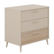 Schmale Kommode Paidi EEFJE in Beige mit drei Schubladen, davon eine mit Holzoptik, aus schräger Perspektive