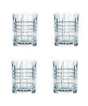 Vier Whiskygläser im Set, aus klarem Glas mit quadratischem Muster, frontal abgebildet.