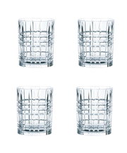 Een set van vier whiskyglazen, van helder glas met een vierkant patroon, afgebeeld van voren.