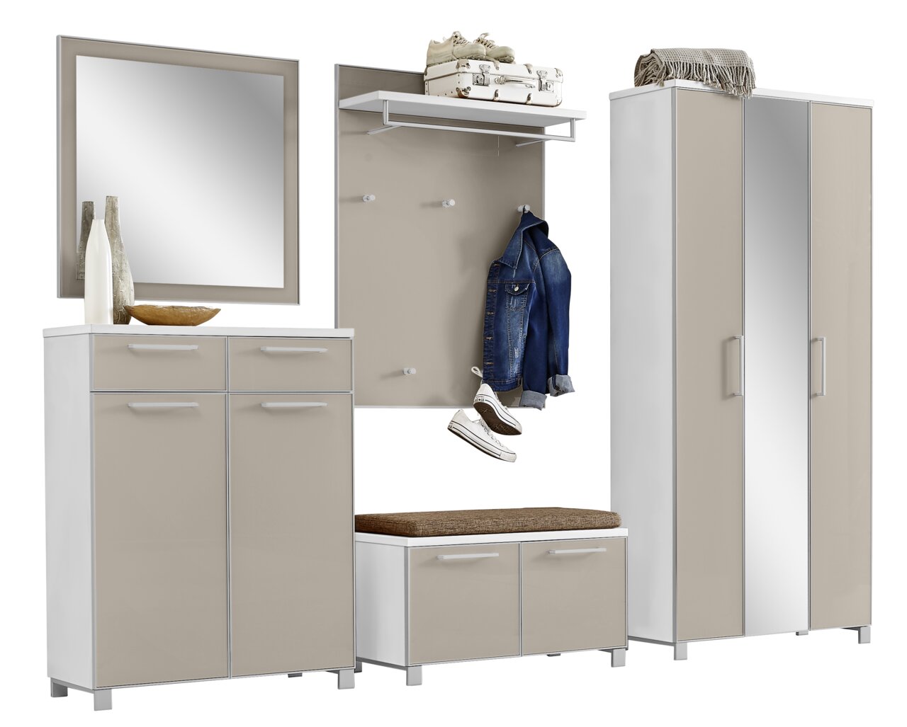 Garderoben-Set 6-tlg. in Beige und Weiß, bestehend aus einem Spiegel, einer Garderobenleiste mit Haken, einem Schuhschrank, einer Sitzbank mit Stauraum und einem hohen Schrank mit Spiegeltüren. Frontalansicht.