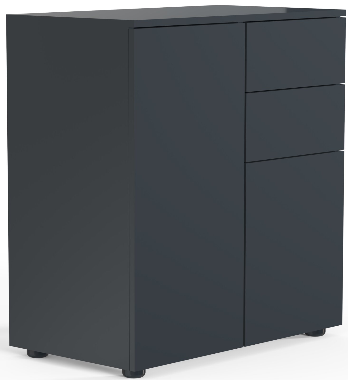 Dunkelgrauer, minimalistischer Sideboard-Schrank mit glatten Fronten und Füßen, gezeigt aus schräger Vorderansicht von links (3/4-Perspektive) vor weißem Hintergrund