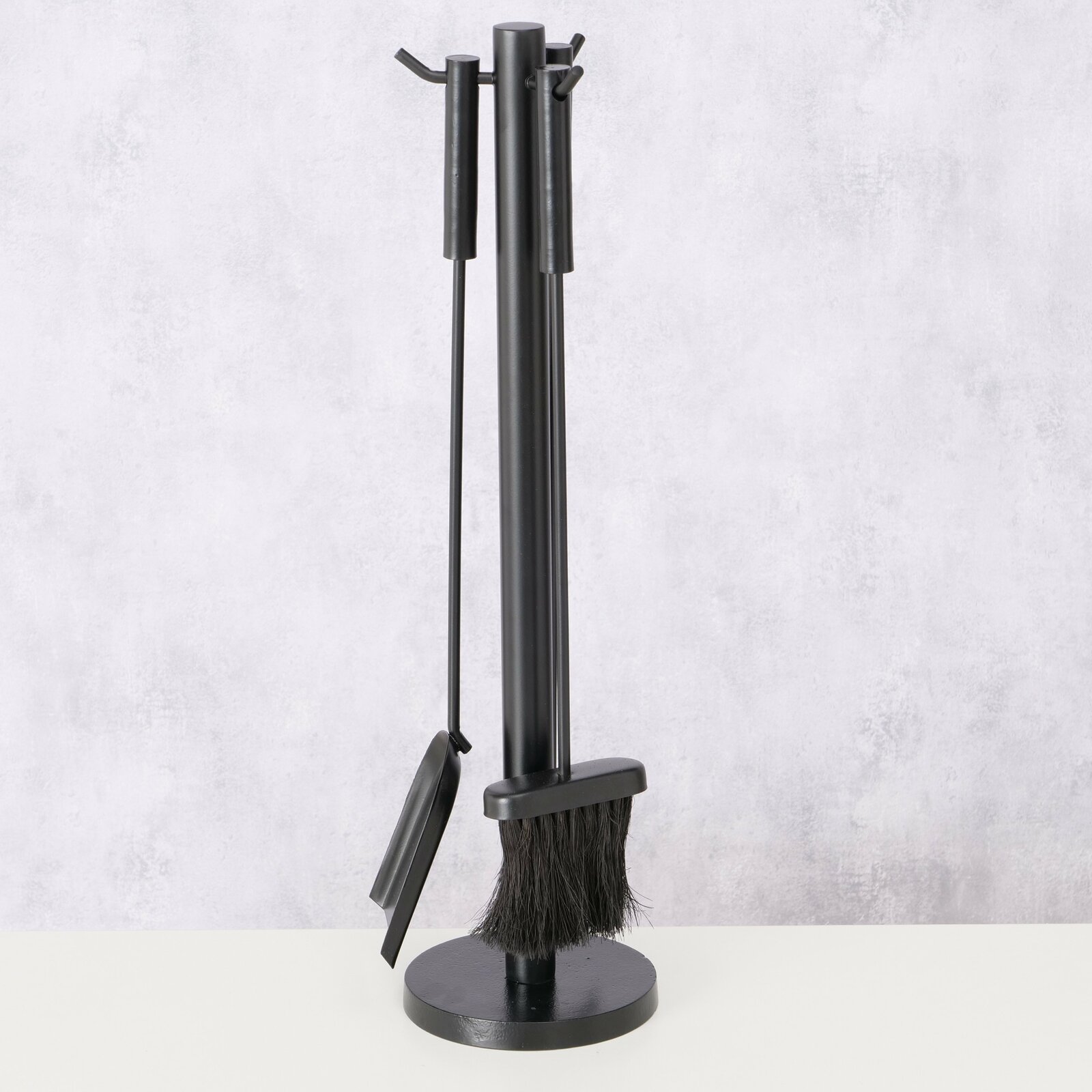 Kaminbesteck Mika, 4-teilig, in schwarzer Farbe, seitliche Perspektive