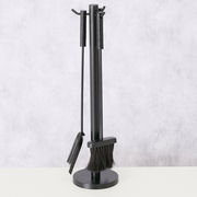 Kaminbesteck Mika, 4-teilig, in schwarzer Farbe, seitliche Perspektive