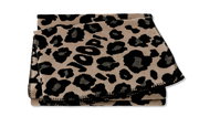 Gefaltete JOOP! Wohndecke mit Leopardenmuster in Schwarz und Beige, von oben betrachtet.