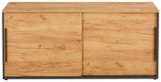 Schiebetürenschrank aus Holz in Eichenoptik, frontal fotografiert
