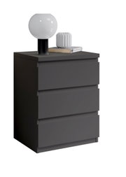 Moderne, dunkelgraue Nachtkommode mit drei Schubladen, darauf eine Tischlampe und Dekoration, seitliche Perspektive