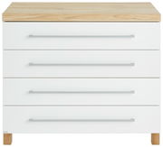 Weiße Kommode mit vier Schubladen und einer Holzoberfläche, frontale Ansicht