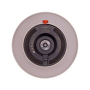 Unteransicht einer AKKU-Tischleuchte mit integriertem JBL-Speaker, zeigt die Unterseite mit Markenlogo und technischen Details.