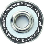 Nahaufnahme einer verstärkten Metallöse, die in einem Duschvorhang verwendet wird, mit der Aufschrift in mehreren Sprachen.