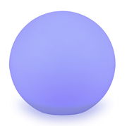 Runde, leuchtende Solarleuchte in Blau, frontal betrachtet