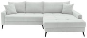 Helles, modernes Ecksofa mit rechter Ottomane, gestreiftem Stoffbezug und schwarzen Metallfüßen, Frontalansicht.