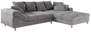 Graues Ecksofa der Serie BROOKLYN mit weichen Kissen und verchromten Füßen, Perspektive von vorne rechts.