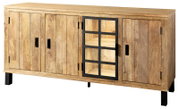 Holz-Sideboard mit vier Türen, davon eine mit Glaseinsatz und schwarzem Gitter, aus frontaler Perspektive.