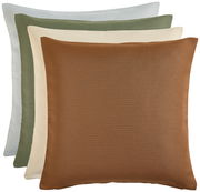 Vier Outdoor-Kissenhüllen in verschiedenen Farben, gestapelt in einer schrägen Perspektive.