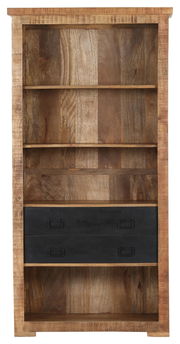 Holzregal mit zwei schwarzen Schubladen, frontal fotografiert