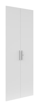 Zweiflügelige weiße Tür mit silbernen Griffen, seitliche Perspektive