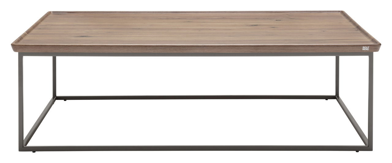 Moderner Couchtisch mit Holzplatte und Metallgestell, frontal betrachtet.