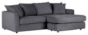 Graues Ecksofa mit mehreren Kissen, Perspektive von vorne links