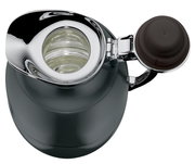 Isolierkanne Juwel von oben mit geöffnetem Deckel, glänzende Metalloberfläche und schwarzem Griff.