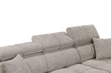 Graues Sofa mit verstellbaren Kopfstützen und Kissen, seitliche Perspektive