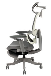 Moderner ergonomischer Drehstuhl in Seitenansicht mit verstellbarer Kopfstütze und Armlehnen.