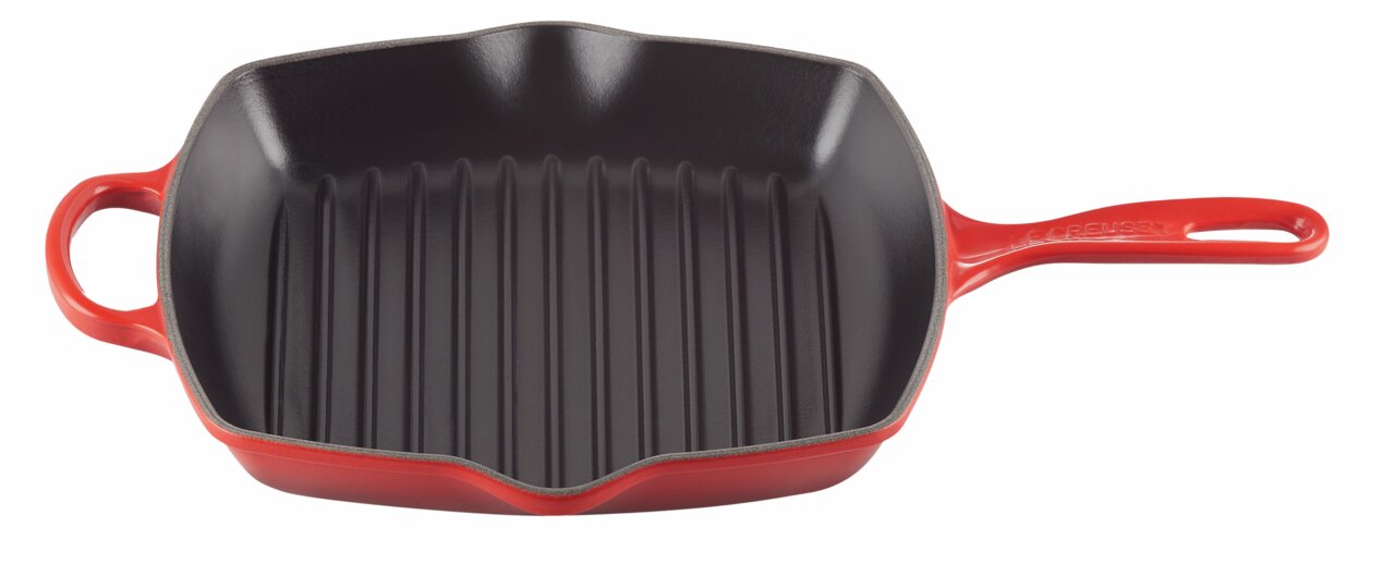 Rode grillpan met groeven, bovenaanzicht