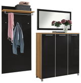 Garderoben-Set 3-tlg. in modernem Design mit schwarzer Hochglanzoberfläche und Holzdetails, bestehend aus einem Wandpaneel mit Kleiderhaken und Ablage, sowie einem Schuhschrank mit Spiegelaufsatz. Frontalansicht.