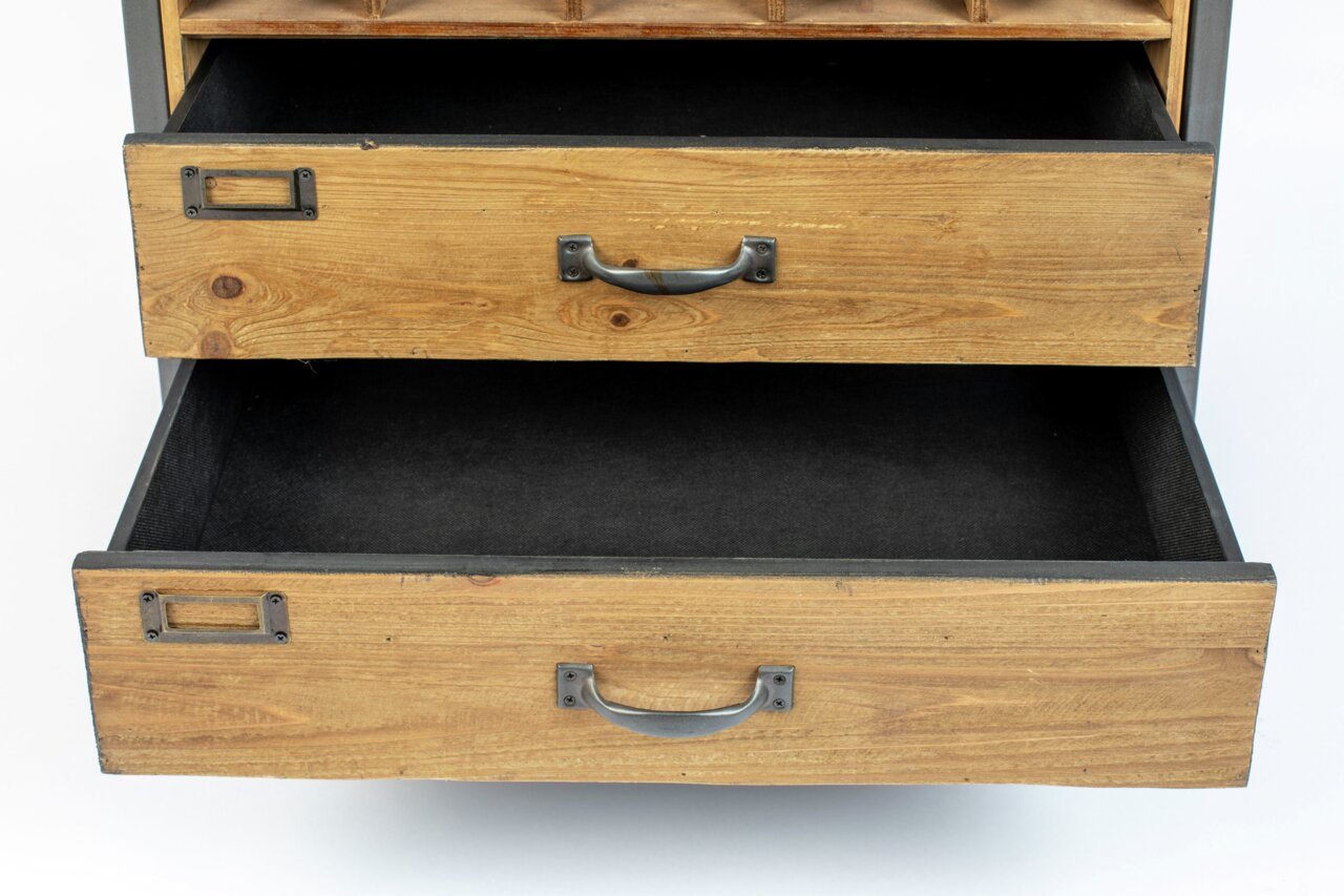 Weinregal mit zwei offenen Schubladen aus Holz, Frontansicht