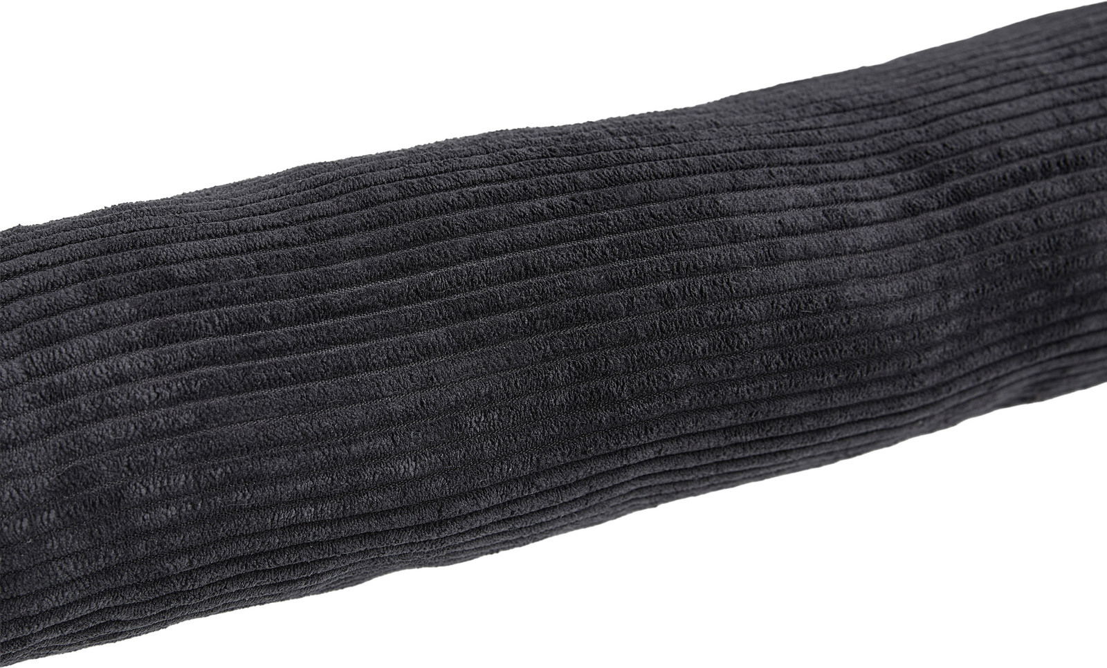 Nahaufnahme eines schwarzen, gerippten Stoffes in horizontaler Perspektive