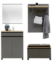 Garderoben-Set 5-tlg. in moderner Perspektive, bestehend aus einem Spiegel, einer Wandgarderobe mit Ablage und Haken, einem Schrank mit Dekoration und einer Sitzbank mit Stauraum.