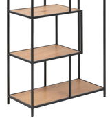 Regal mit schwarzem Metallrahmen und Holzböden, seitliche Perspektive