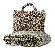 Leopardenmuster Plaid mit passender Tasche, Vorderansicht