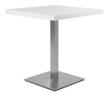 Moderner quadratischer Esstisch mit weißer Tischplatte und stabilem Metallfuß, seitliche Perspektive