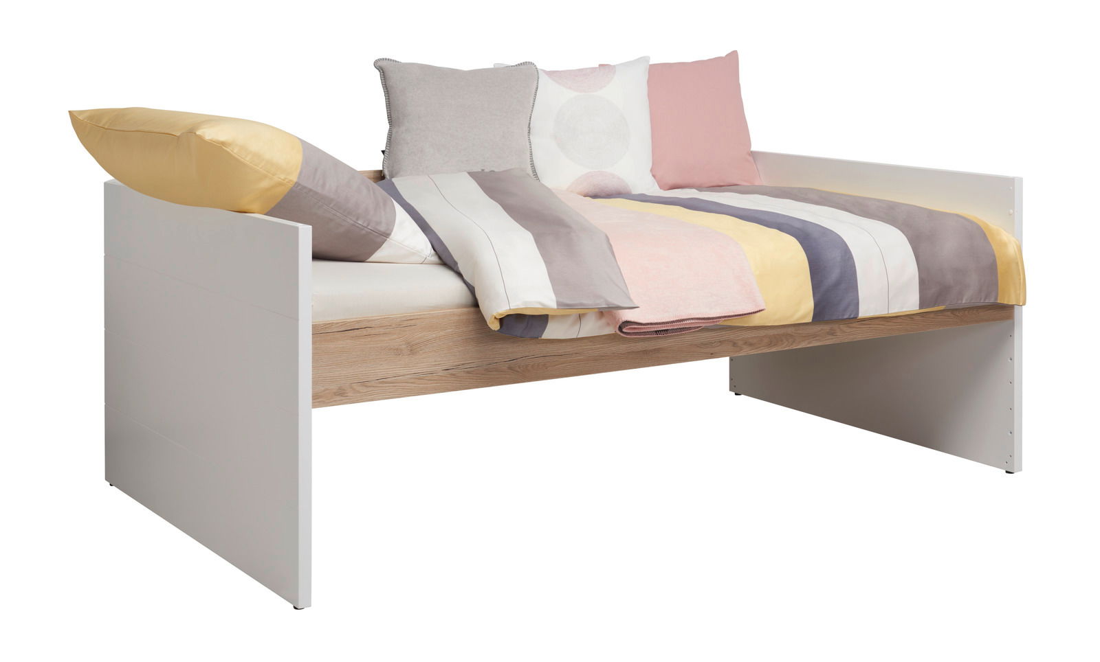 Kojenbett mit weißem Rahmen und Holzoptik, dekoriert mit bunten Kissen und gestreifter Bettwäsche, seitliche Perspektive
