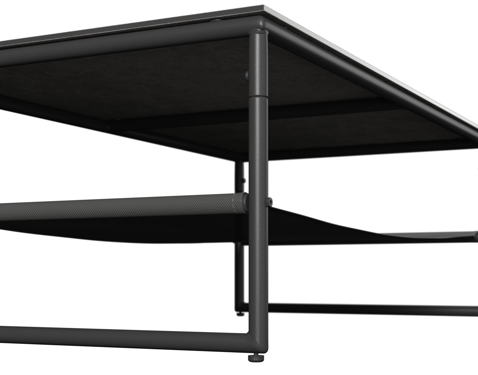 Nahaufnahme eines modernen Gartenlounge-Sets mit schwarzem Metallrahmen, seitliche Perspektive.