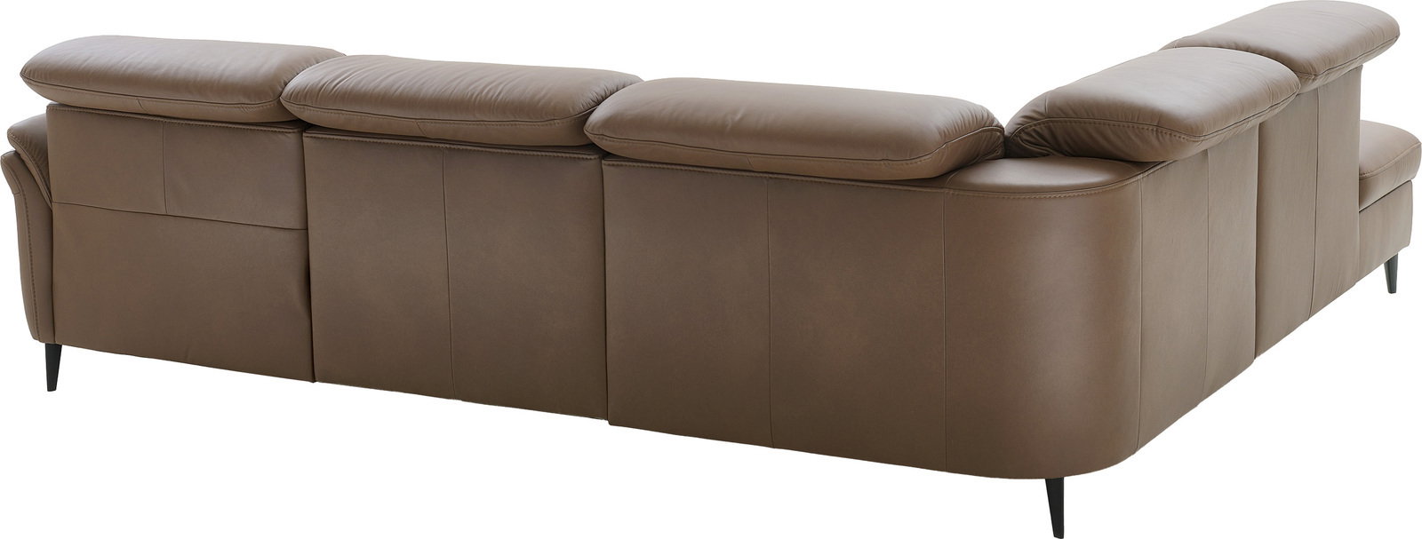 Rückansicht einer braunen Eckgarnitur mit gepolsterten Rückenlehnen und schwarzen Füßen.