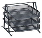 Dreistöckige schwarze Dokumentenablage aus Metallgitter, seitliche Perspektive