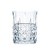 Elegantes Trinkglas mit Kristallmuster, frontale Ansicht
