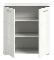 Weiße Kommode mit zwei offenen Türen, die einen Blick auf zwei Regalböden im Inneren bieten, Frontalansicht.