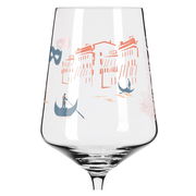Weinglas mit venezianischem Design, zeigt Gondeln und Gebäude, seitliche Perspektive
