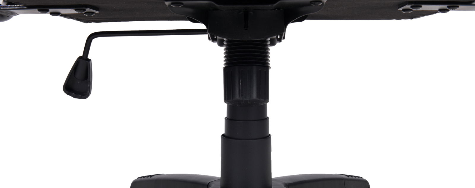 Nahaufnahme der Unterseite eines Chefsessels mit Fokus auf die Höhenverstellung und den Gasliftmechanismus.