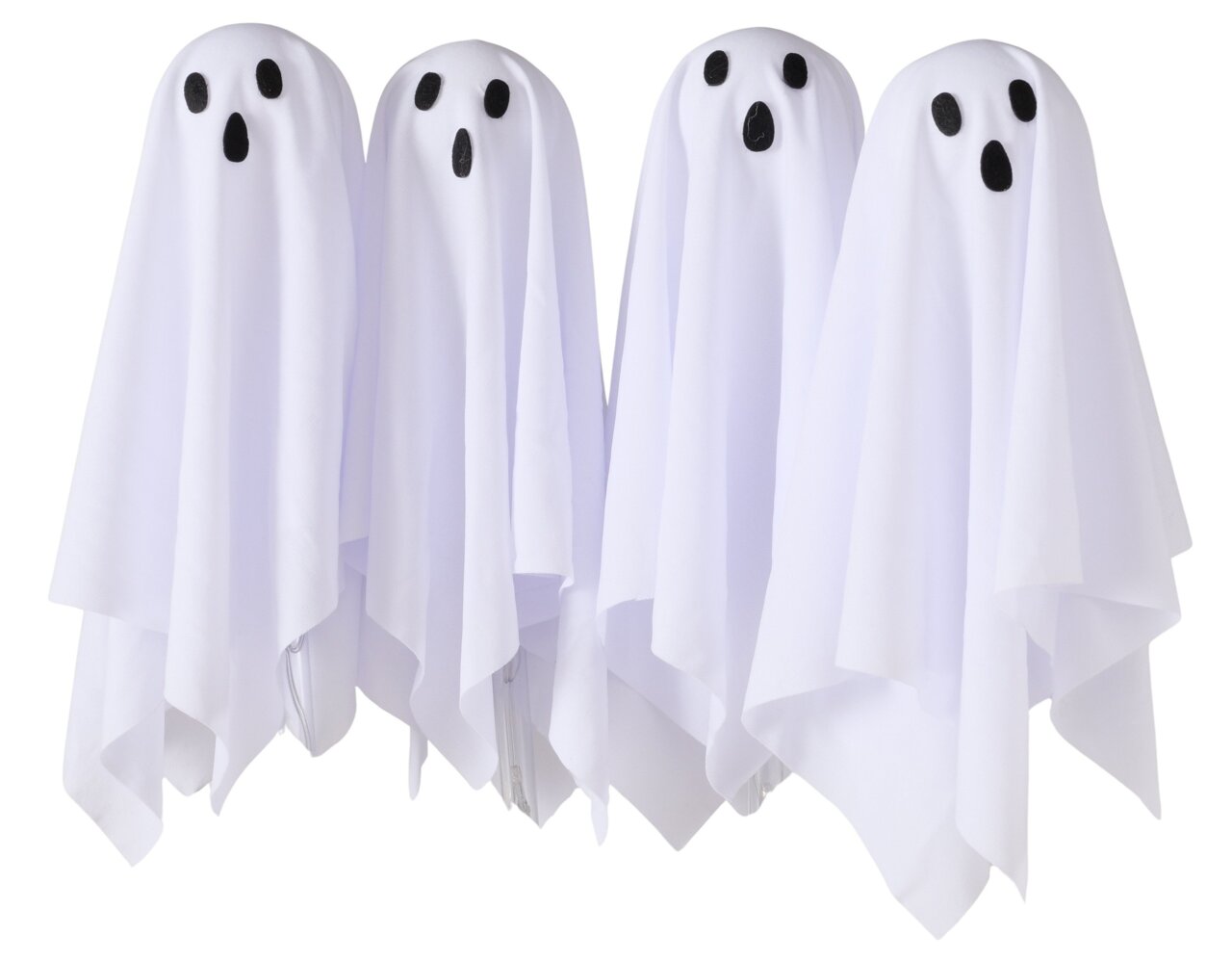 Vier weiße Halloween-Geister-Dekorationen mit schwarzen Augen und Mund, freigestellt auf weißem Hintergrund, Frontansicht