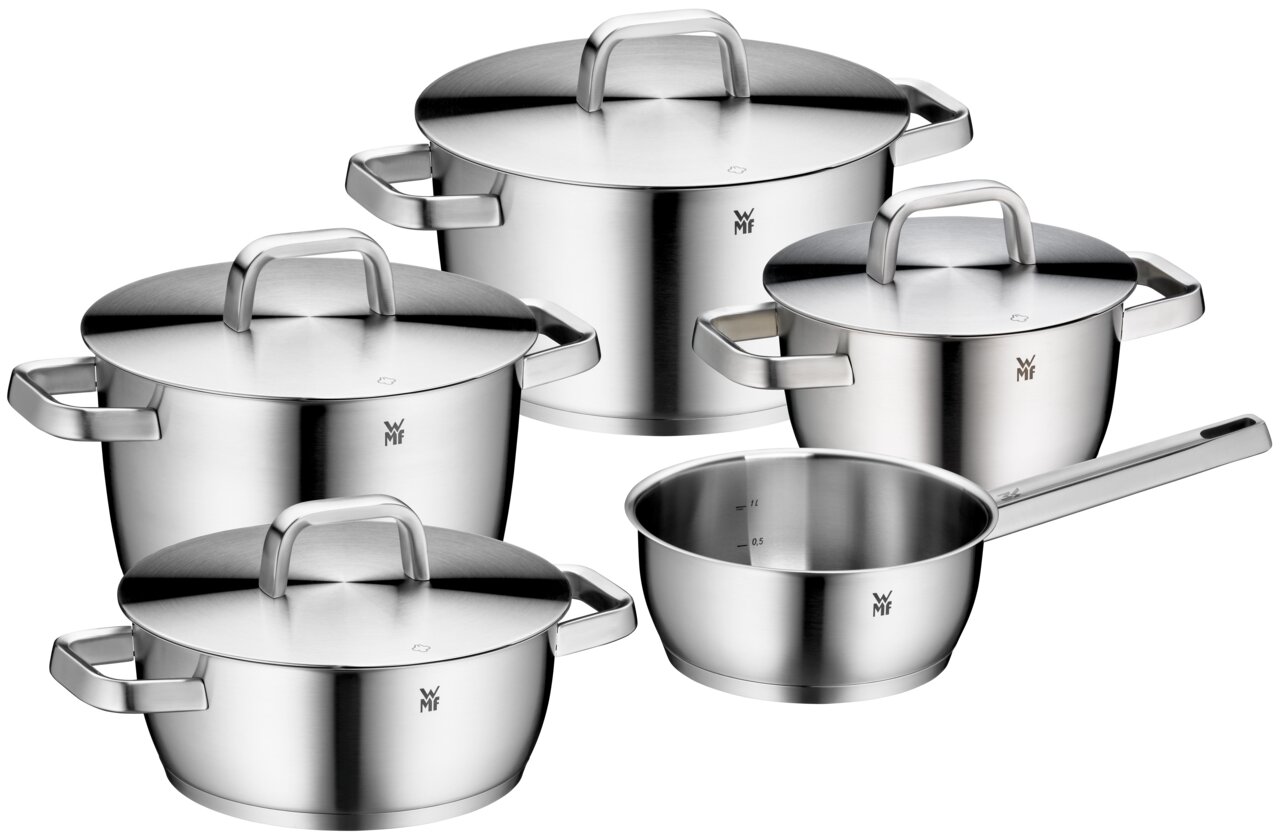 WMF Topf-Set 5-tlg. ICONIC Vijfdelige pannenset van roestvrij staal, bestaande uit vier pannen met deksels en een steelpan, gefotografeerd vanuit vogelperspectief.