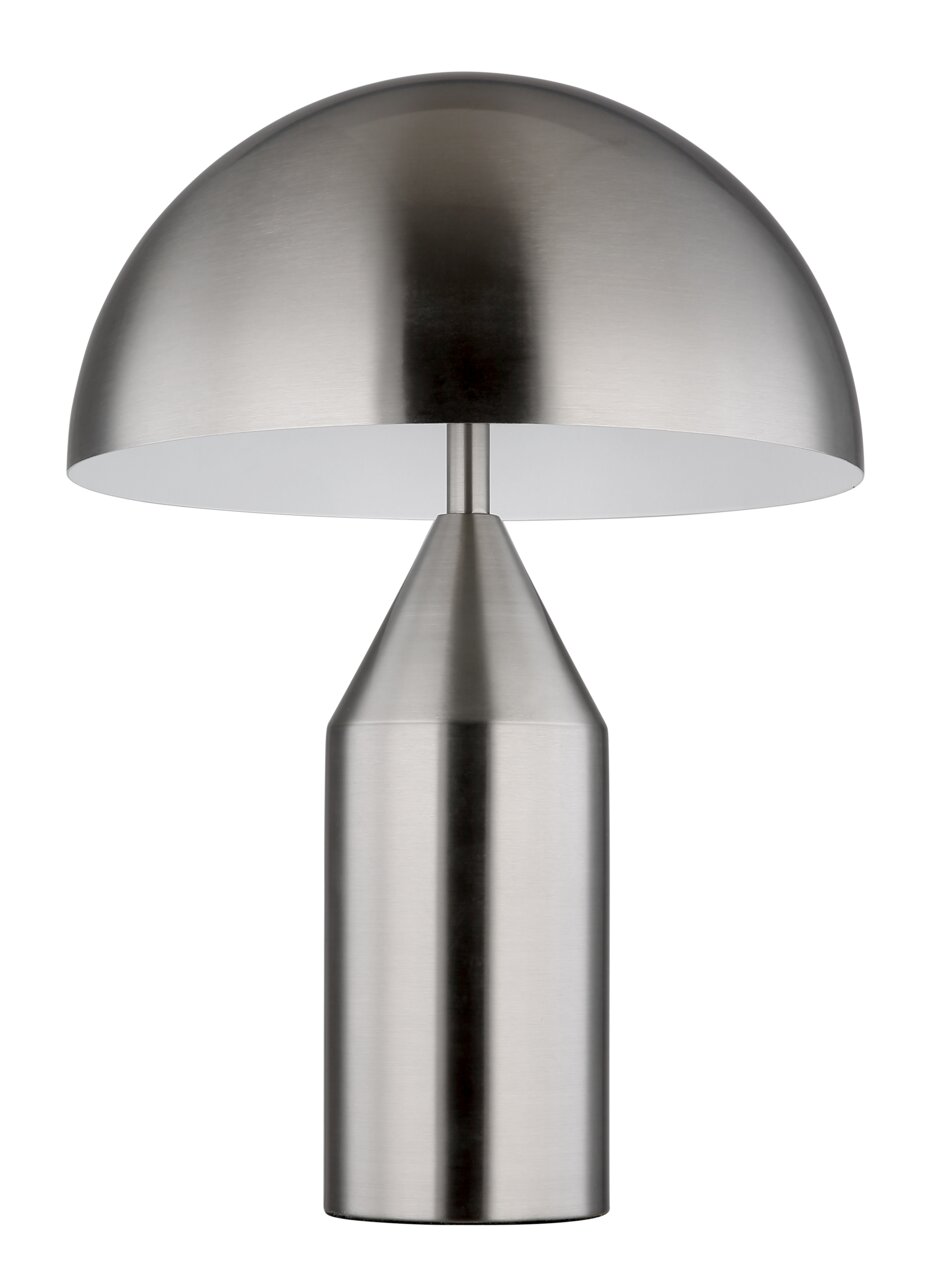 Moderne Tischleuchte ATOMA aus gebürstetem Metall in frontaler Ansicht mit halbrundem Schirm und konischem Sockel.