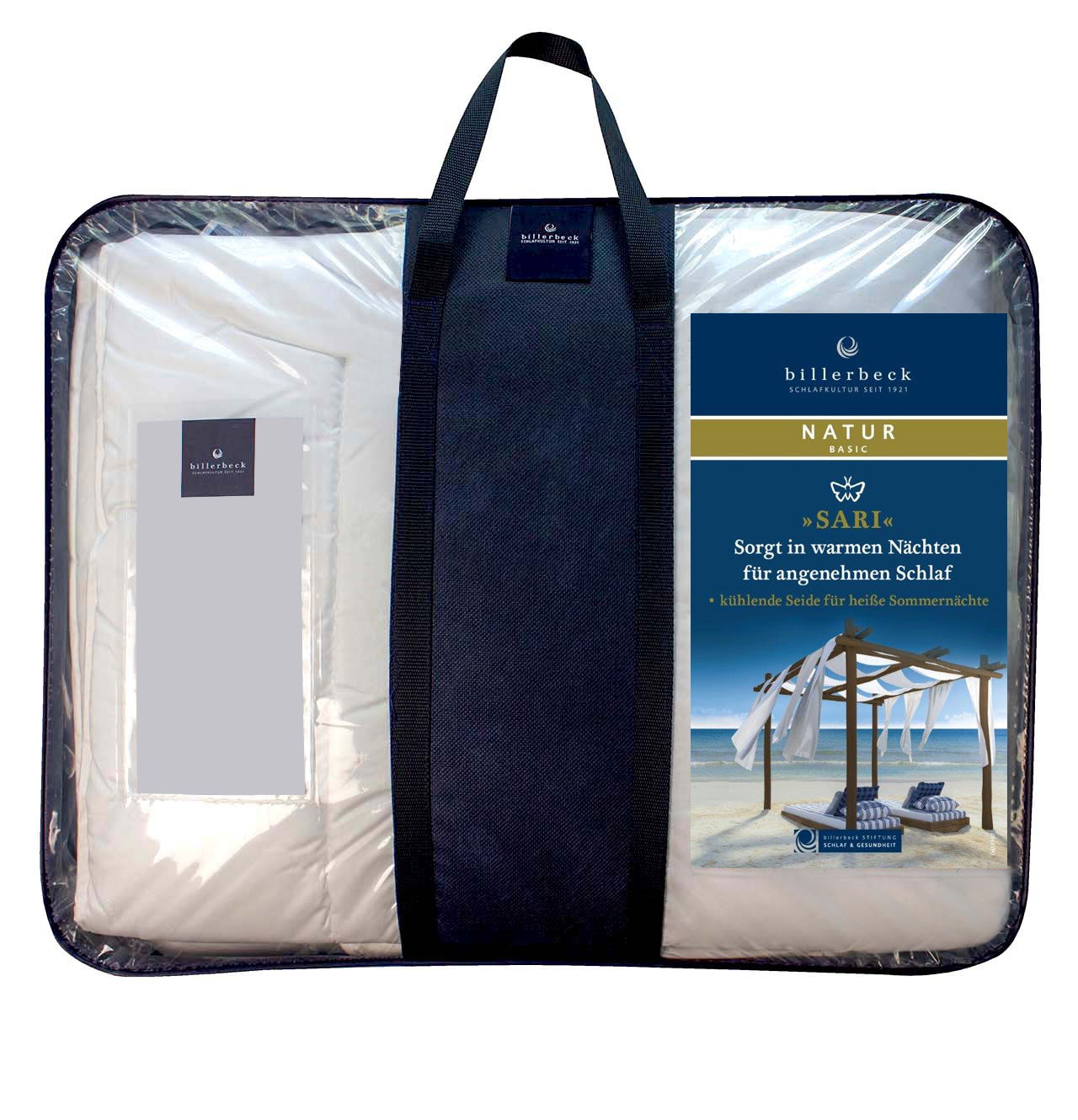 Verpackte Wildseidendecke von billerbeck, Modell Superlight Sari, in einer Tragetasche mit Sichtfenster, Vorderansicht