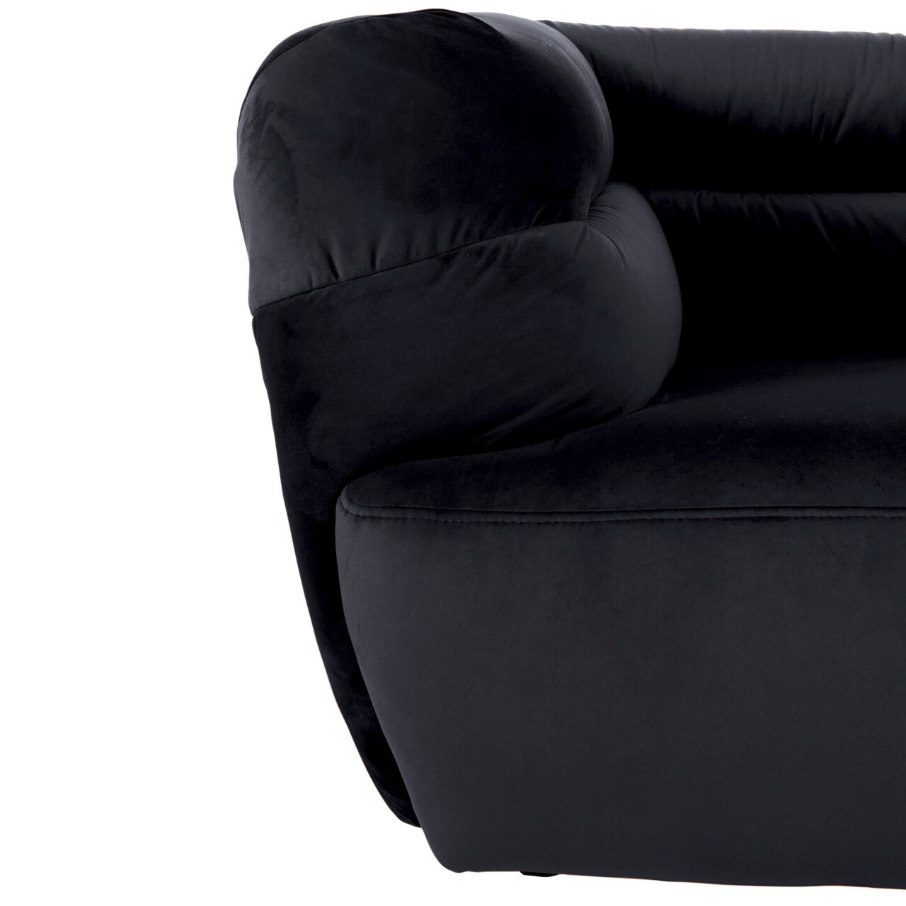 Nahaufnahme eines schwarzen Big-Sofas mit weicher Polsterung, seitliche Perspektive